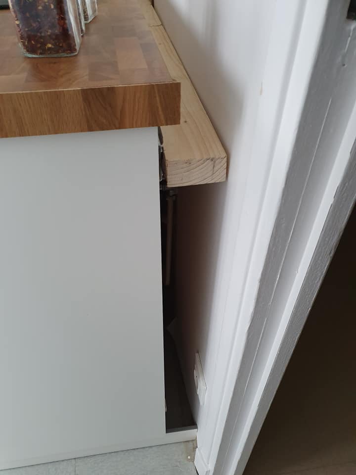Des Idées Pour Combler Joliment Un Espace Entre Le Meuble De Cuisine Et Le Mur ? ️ Casanaute
