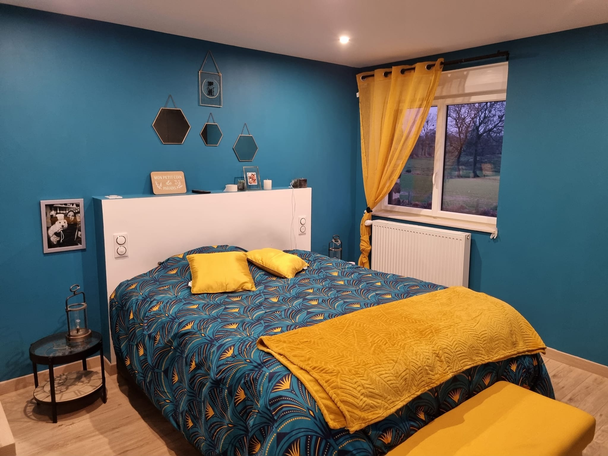 Une Inspiration Pour Faire La Chambre Dans Les Tons Bleu Canard Et