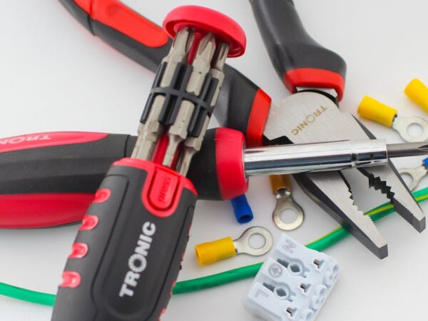 découvrez nos astuces pratiques pour monter facilement vos meubles ikea et gagner du temps avec un assemblage sans stress.