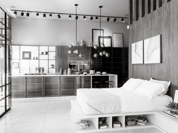 découvrez des stratégies efficaces d'optimisation de l'espace pour maximiser l'utilisation de vos surfaces, que ce soit à la maison ou au bureau.