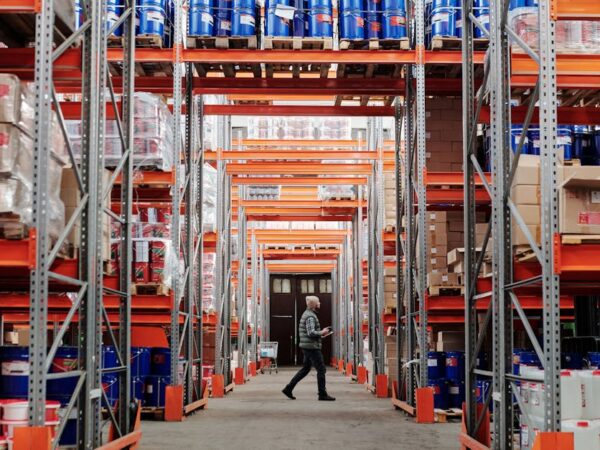 découvrez nos solutions de stockage efficaces et adaptées à tous vos besoins pour organiser et optimiser votre espace.