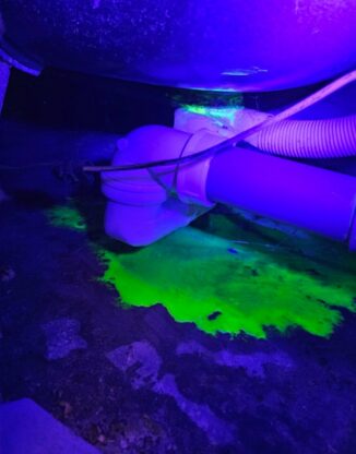 Fuite d'eau sous le carrelage : détection au traceur UV